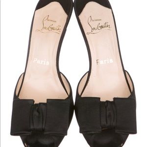 Sandals size 8.5 these run 1/2 to 1 size small.